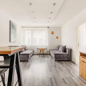  Appartamento Cozy Renovated Close To Schoenbrunn Palace