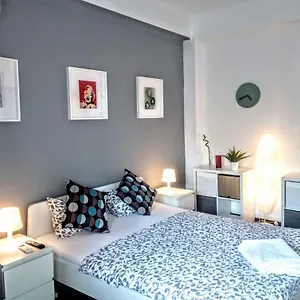 https://central-bright-modern-studio.bucharesthotelsnow.com